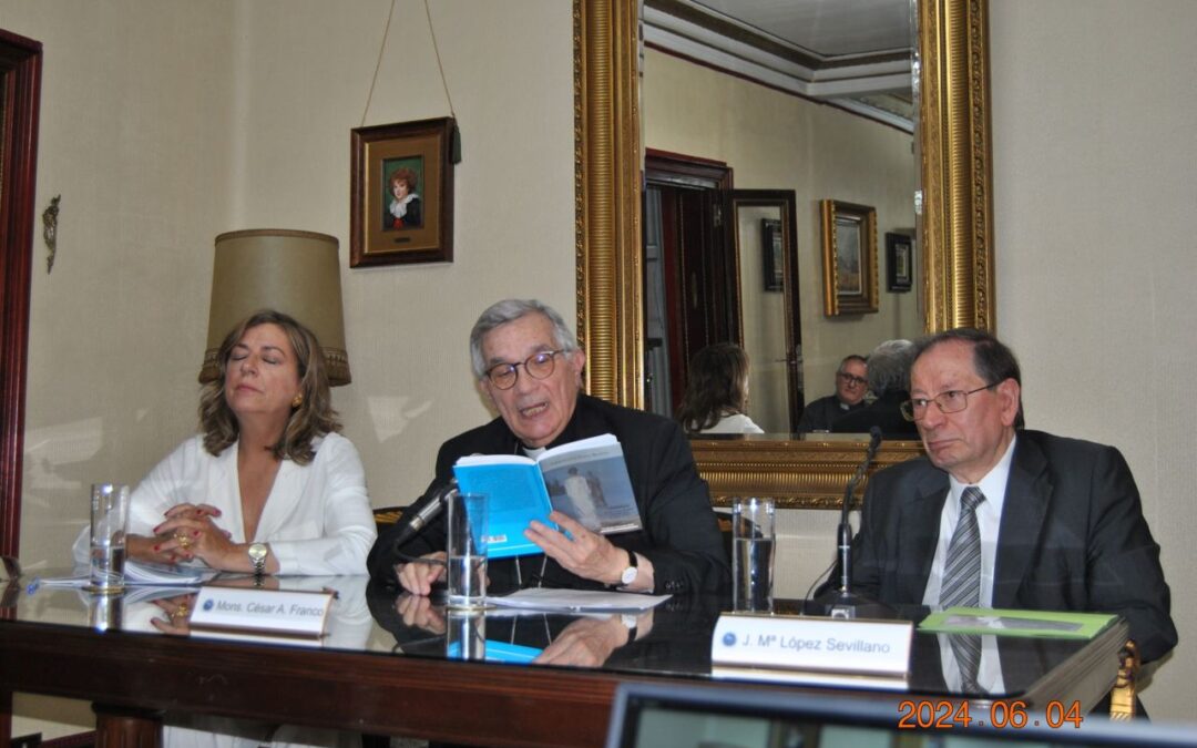 Presentación del poemario Visiones de Mons. César Augusto Franco